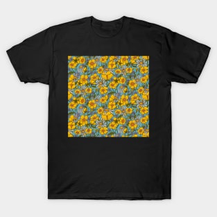 Retro seventies style buttercups floral pattern T-Shirt